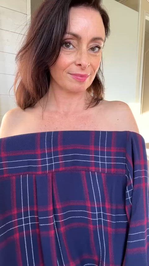 I'm a 48yo mommy who wants to know if my body still has charm