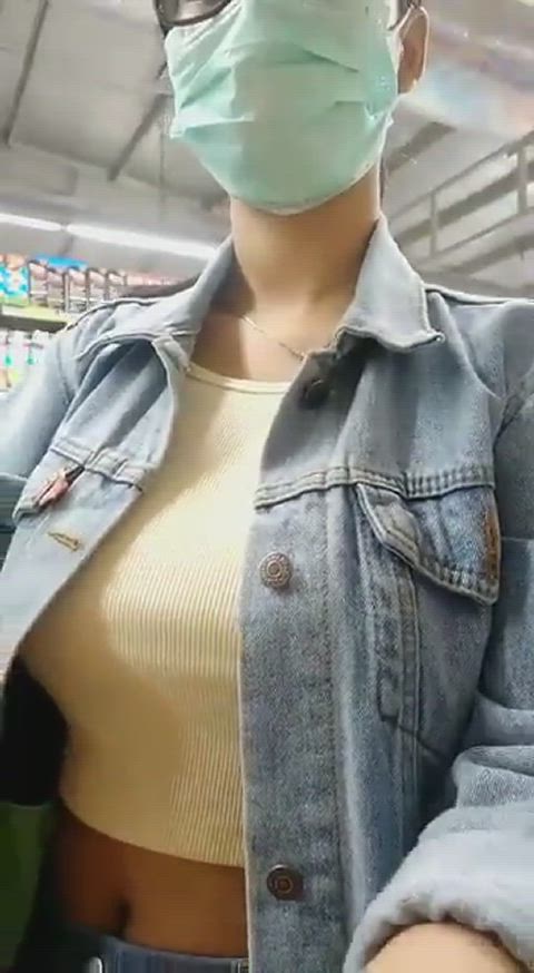 Supermarket titty drop