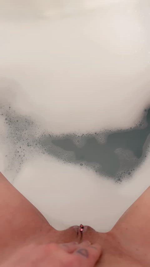 My creamy pussy pissing in the bath