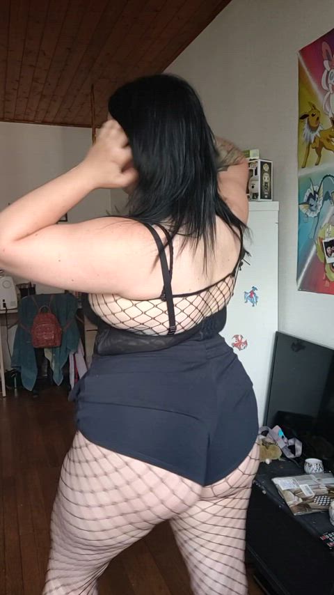 thickest goth girl for you