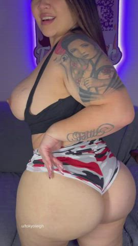 Hi, I’m Tokyo Leigh, a Juicy Japanese MILF who has fun twerking and ass clapping 😘