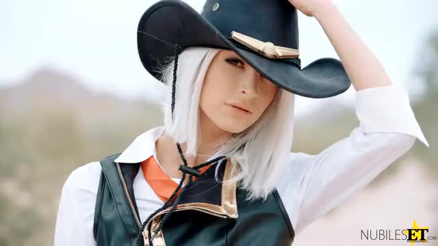 Emma does her best Ashe impression