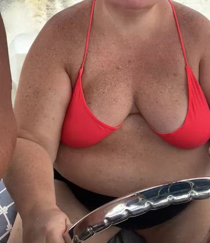 Just a BBW who likes showing her boobs