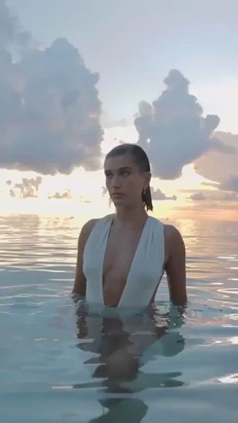 Hailey Baldwin Bieber