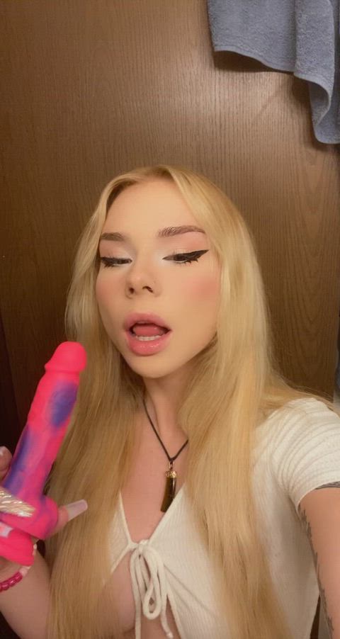 How much cum could you give to this sweet ahegao