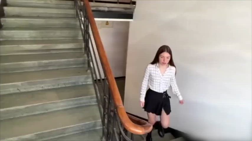 She met her Boyfriend's bully and gave him a pov blowjob handjob in the stairs for he leave him alone
