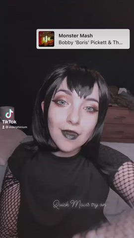 Vampire Mavis from hotel Transylvania by elderphinium