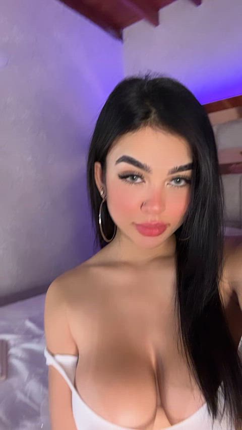 Guys wanna fuck me bc of my tits