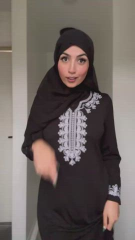 Such a naughty hijabi 😈