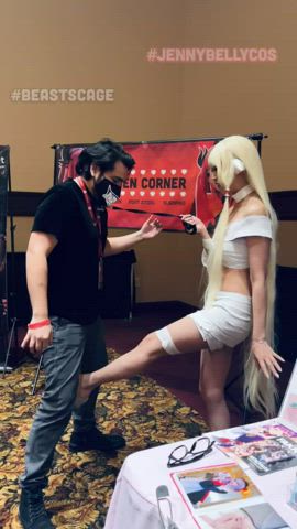 “Get down on your knees!” Just me again, doing what I do best at Tsumi Con. Got kicked by the very cute cosplayer Jennybelly!!