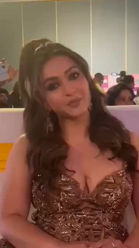 Koushani Mukherjee deep cleavage 