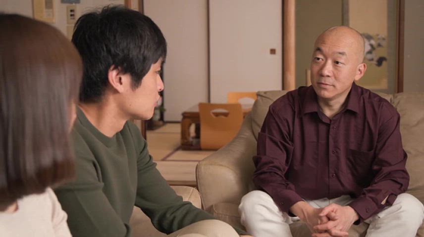 "We're on a month-to-month with the Landlord, but at least for now honey, we get to keep the apartment!" ... Hitomi Honda (156cm) in [NSFS-195]