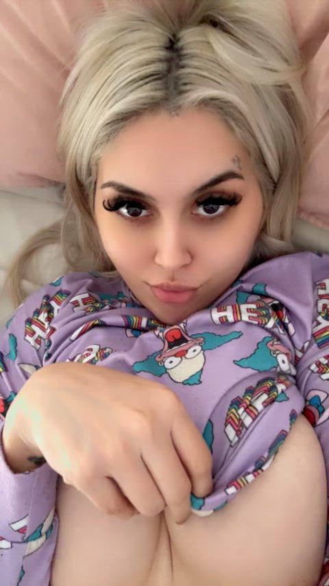 Your new fuck doll <3