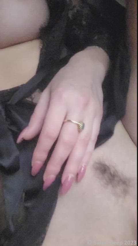 Posting my pussy for online strangers to see makes me so incredibly wet