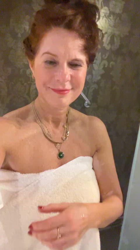 Would you fuck a gilf in the shower?