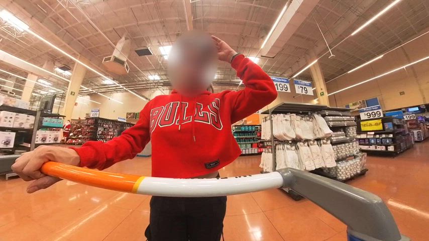 Walmart shopping is fun when you cum with me