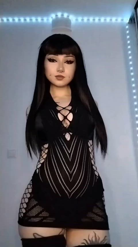 Can I be your slutty goth gf