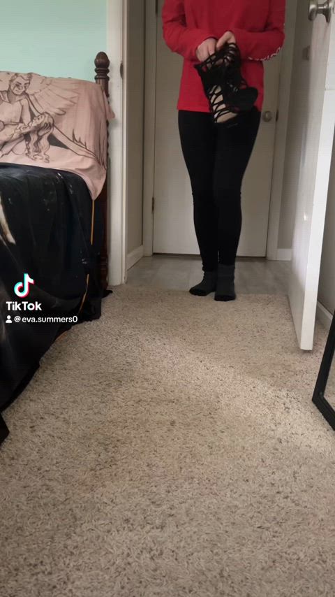 Big Ass Natural Tits NSFW Petite Pawg TikTok Cosplay Dirty Blonde Princess Leia GIF by evasummers- outfit transition high heels