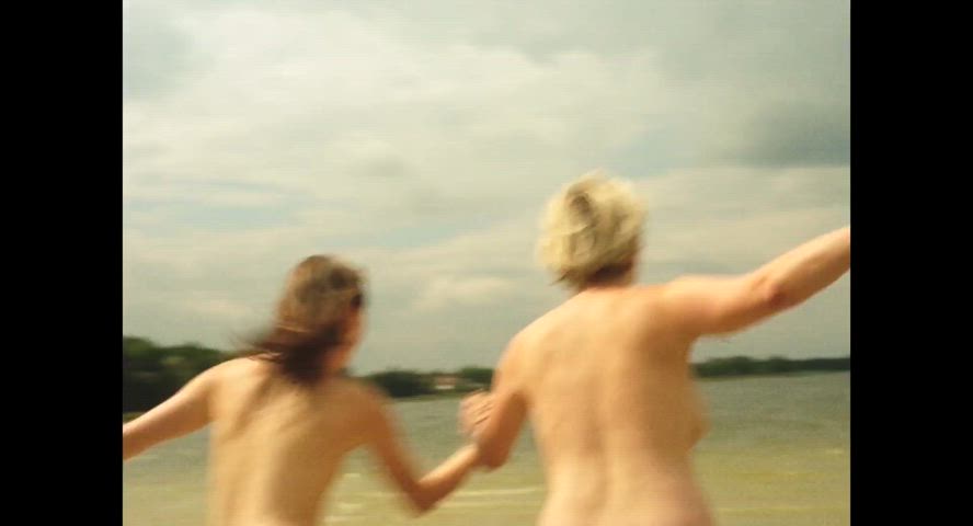 Lena Urzendowsky & Jella Haase - Kokon (DE2020) (2/2) - Swim with a... more than friend