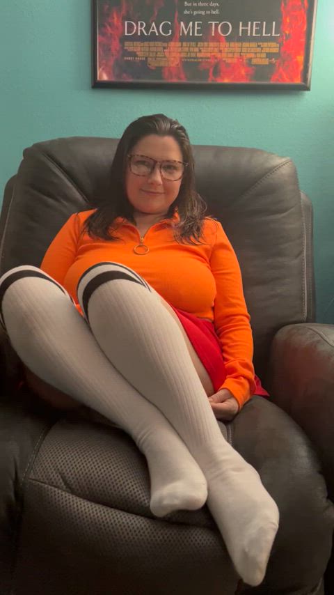 Trying my Velma cosplay….will you help me solve a mystery