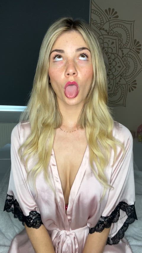 Are Blonde ahegao petite's your type?	