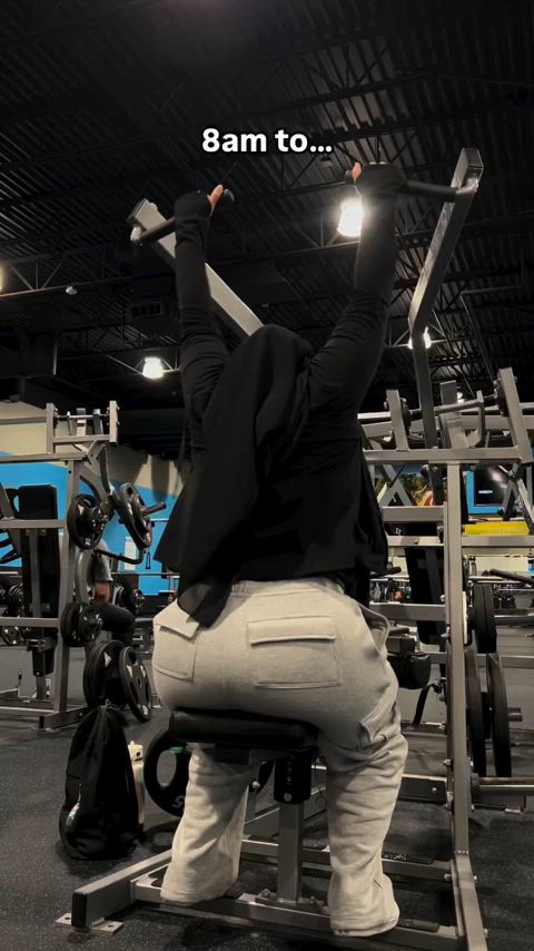 Big booty Muslim Woman at the Gym