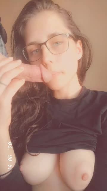 A quick blowjob update on my day! I hope you have a great day too! ;) [Snap]