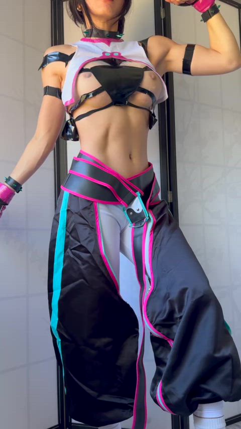 Juri Han Cosplay (hipsdontkawaii)