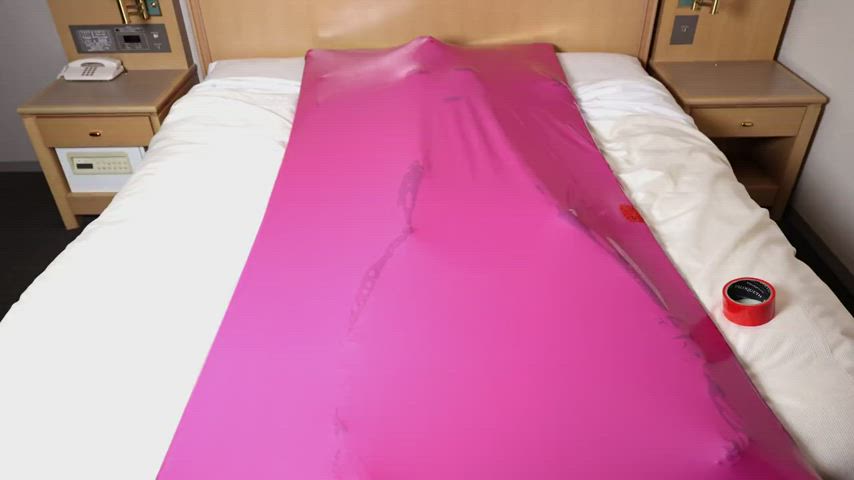 Siranegi56 in her pink vacbed