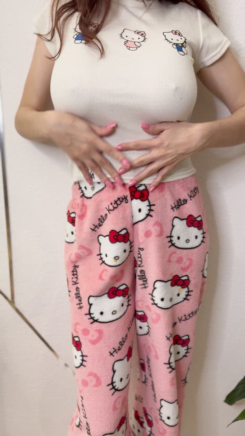 If you wonder what is under my cute hello kitty top