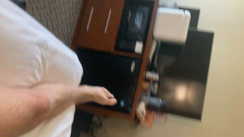 Friend makes me cum at a hotel